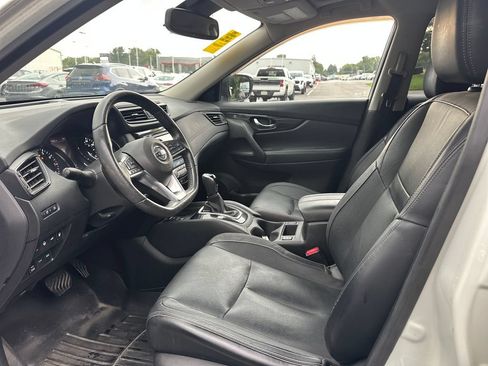 Used 2018 Nissan Rogue SL w/ Premium Package AWD/4WD image 10
