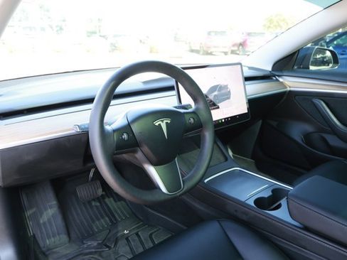 Used 2023 Tesla Model 3 Standard Range image 21