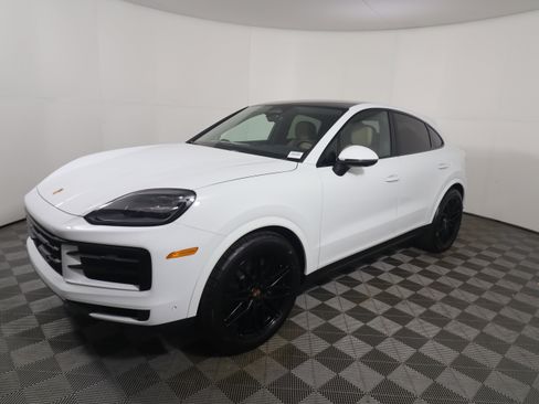 New 2026 Porsche Cayenne Coupe AWD/4WD image 11