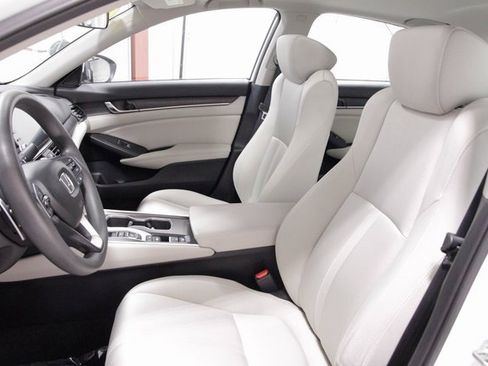 Used 2018 Honda Accord EX image 12