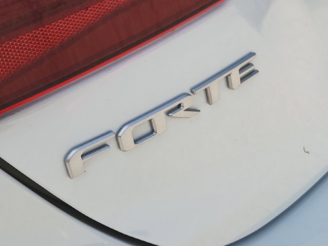 Used 2024 Kia Forte LXS FWD image 8