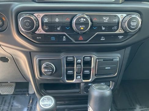Used 2023 Jeep Wrangler Unlimited Sahara w/ Cold Weather Group AWD/4WD image 18