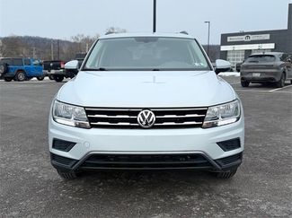 Used 2018 Volkswagen Tiguan SE w/ Panoramic Sunroof Package video 2