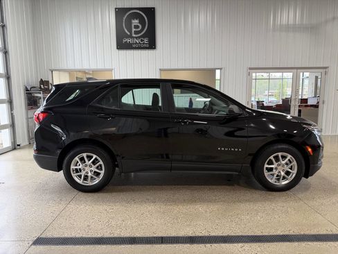 Used 2022 Chevrolet Equinox LS FWD image 6