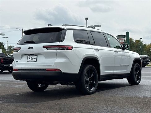 New 2025 Jeep Grand Cherokee L Altitude image 8