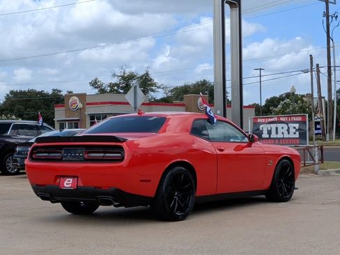 Used 2021 Dodge Challenger R/T Scat Pack RWD image 9