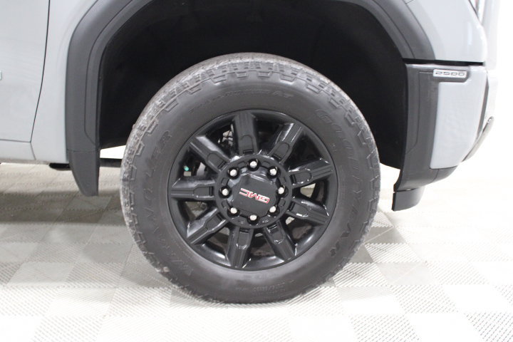 Used 2025 GMC Sierra 2500 AT4 w/ AT4 Premium Plus Package AWD/4WD image 47