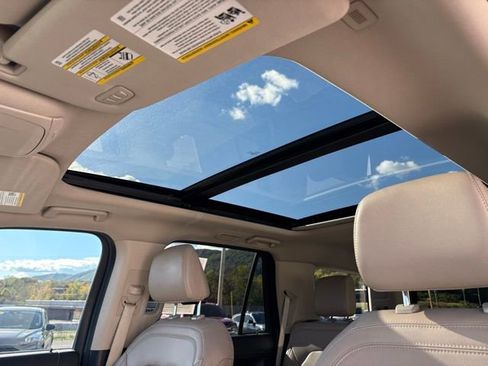 Used 2024 Ford Expedition Limited image 31