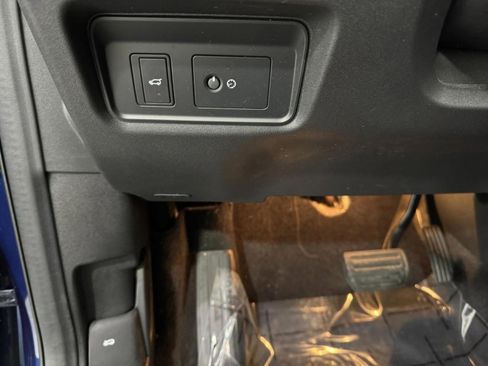 Used 2021 Jaguar E-PACE SE image 31