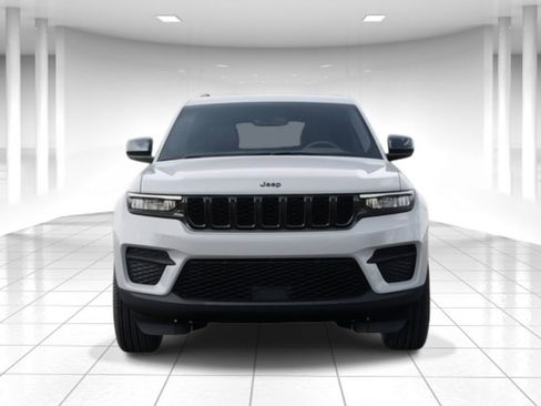 New 2025 Jeep Grand Cherokee Altitude image 6