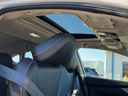 Certified 2022 Subaru Crosstrek 2.5i Limited w/ Moonroof Package 2 image 11