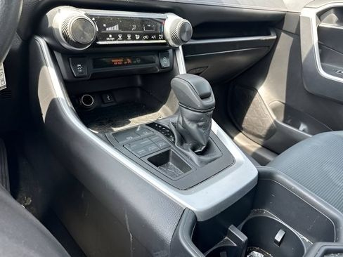 Used 2022 Toyota RAV4 LE w/ Carpet Mat Package (TMS) AWD/4WD image 24