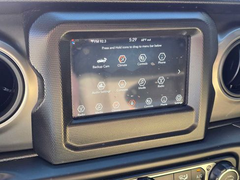 Used 2023 Jeep Gladiator Sport AWD/4WD image 28