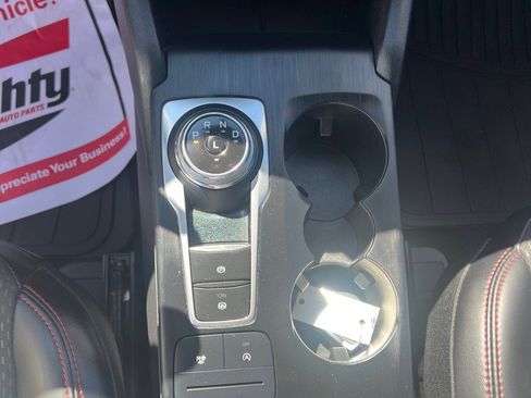 Used 2025 Ford Escape ST-Line FWD image 32