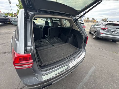 Used 2019 Volkswagen Atlas SEL R-Line AWD/4WD image 9