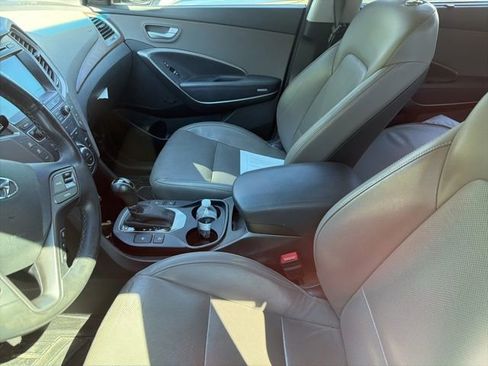 Used 2017 Hyundai Santa Fe FWD image 9