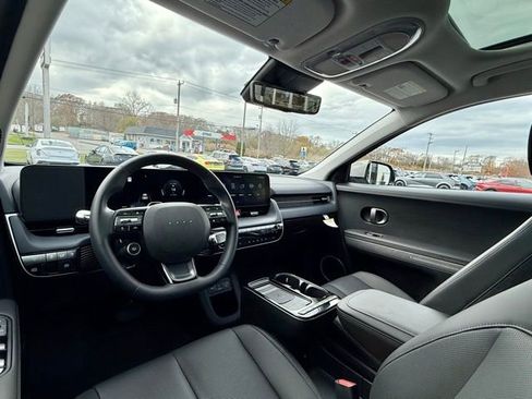 Used 2025 Hyundai Ioniq 5 SE image 29
