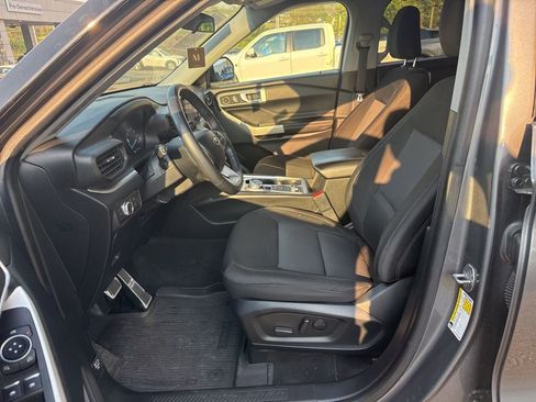 Used 2022 Ford Explorer XLT w/ Class IV Trailer Tow Package image 5