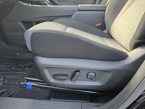 Used 2023 Nissan Rogue SV image 14