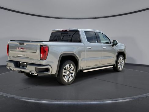 Used 2024 GMC Sierra 1500 Denali w/ Denali Reserve Package AWD/4WD image 11