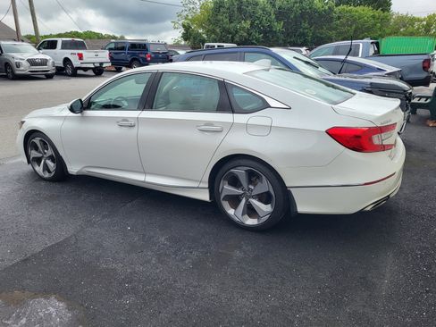 Used 2018 Honda Accord Touring image 5