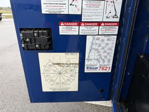 Used 2011 Ford F550 4x4 Regular Cab Super Duty w/ Payload Upgrade Pkg image 21