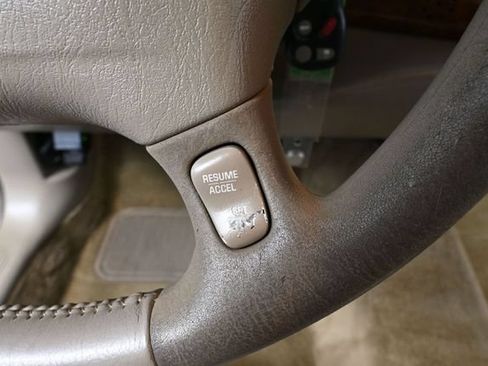 Used 2002 Buick Le Sabre Limited FWD image 32