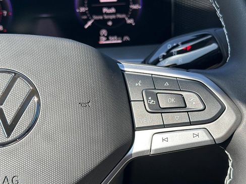New 2025 Volkswagen Tiguan SE AWD/4WD image 22