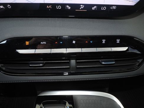 New 2026 Buick Enclave Sport Touring w/ Power Package image 21