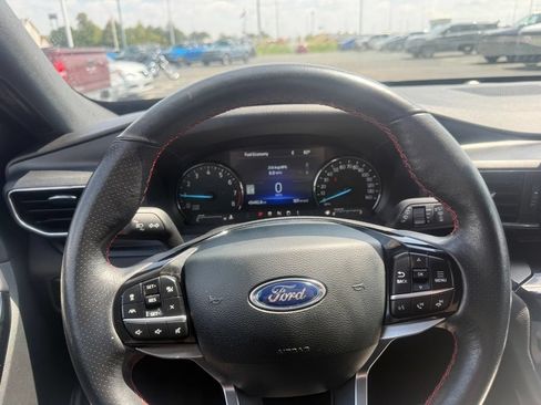 Used 2023 Ford Explorer ST-Line AWD/4WD image 25