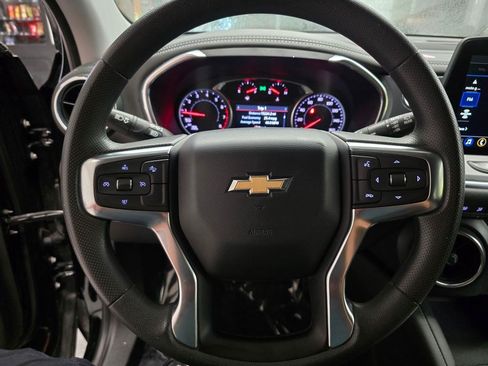 Used 2025 Chevrolet Blazer LT FWD image 17