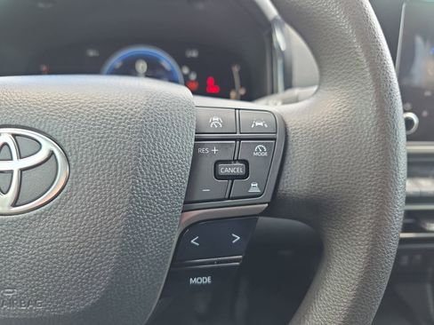 Used 2025 Toyota Camry LE image 17