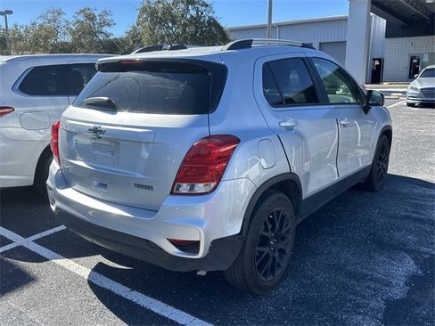Used 2022 Chevrolet Trax LT w/ Sport Edition image 7