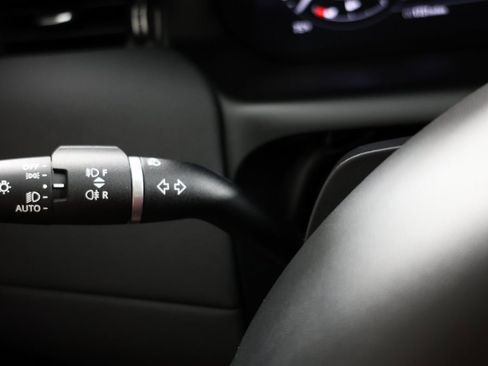 Used 2024 Land Rover Discovery Sport S image 25