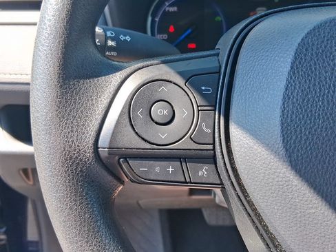 Used 2025 Toyota RAV4 XLE AWD/4WD image 25