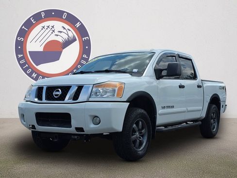 Used 2015 Nissan Titan PRO-4X w/ Pro-4x Luxury Package AWD/4WD image 2
