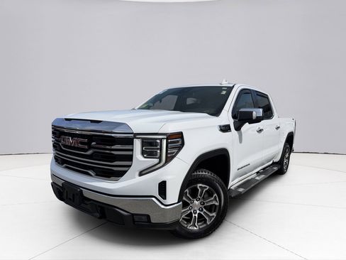 Used 2022 GMC Sierra 1500 SLT w/ SLT Convenience Package AWD/4WD image 1