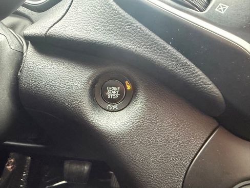 Used 2019 Jeep Cherokee Latitude Plus w/ Comfort/Convenience Group image 26