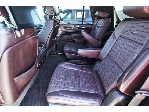 Used 2023 Cadillac Escalade Sport Platinum image 7