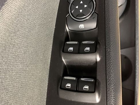 Used 2018 Ford Fusion SE w/ Equipment Group 201A image 17