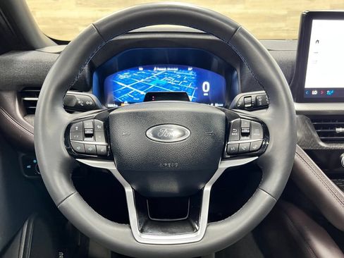 Used 2025 Ford Explorer Platinum w/ Ultimate Package AWD/4WD image 26