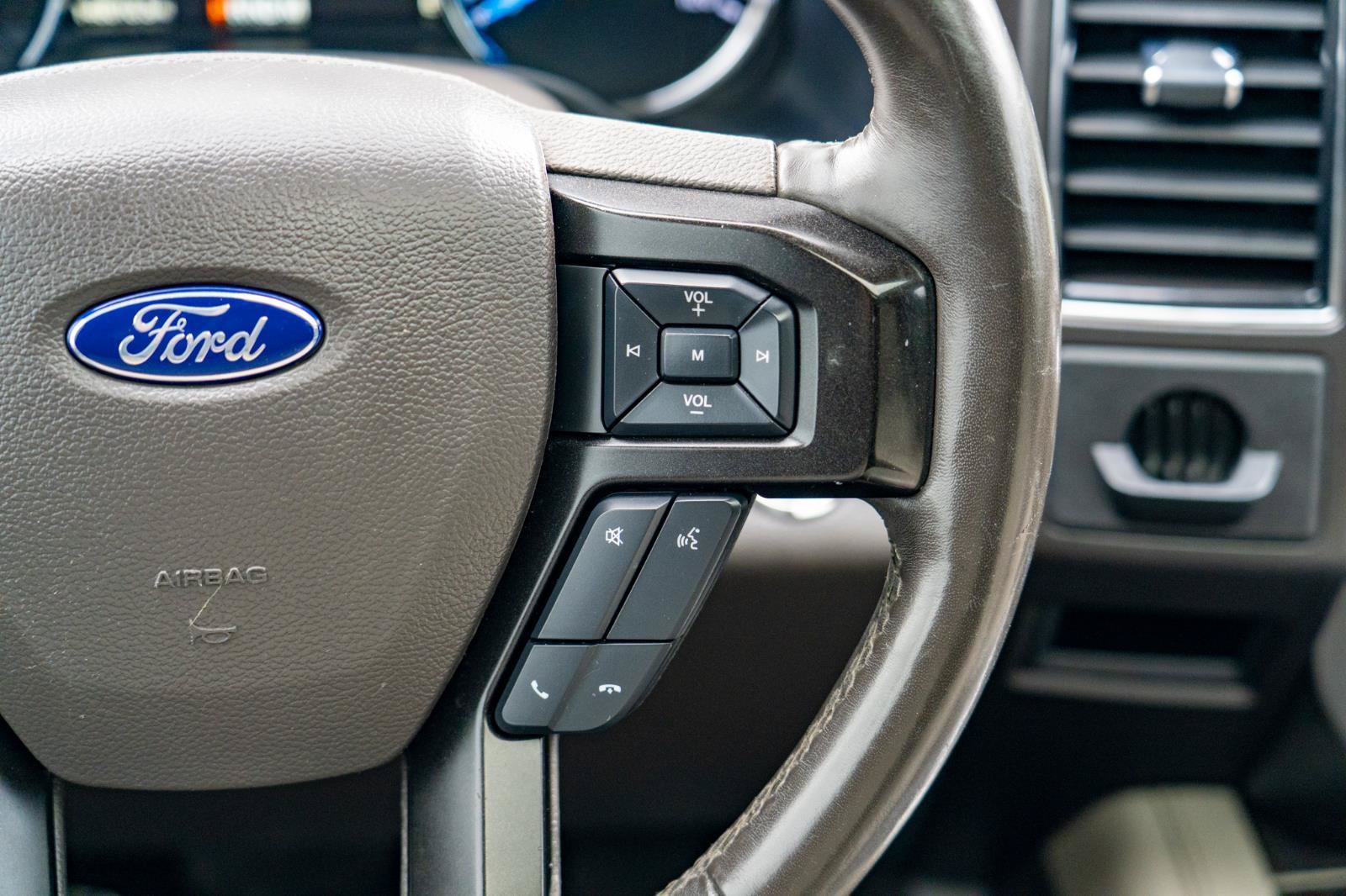 Used 2018 Ford Expedition Limited AWD/4WD image 21