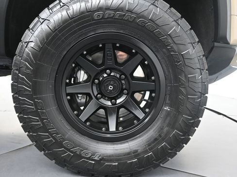 Used 2023 GMC Canyon AT4 w/ AT4 Premium Package image 11