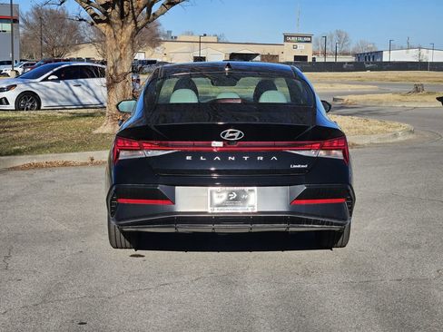 New 2025 Hyundai Elantra Limited FWD image 6
