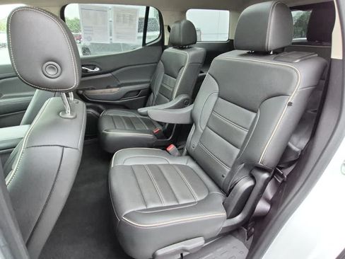 Used 2023 GMC Acadia Denali w/ Denali Ultimate Package AWD/4WD image 8