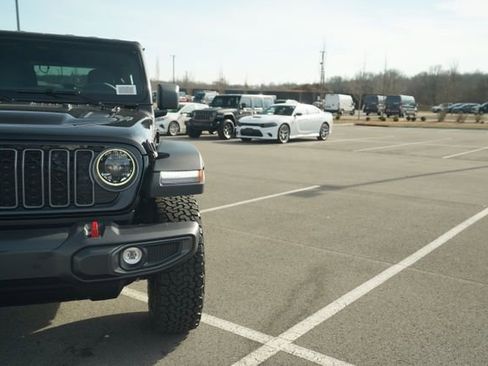 New 2026 Jeep Wrangler Unlimited Rubicon AWD/4WD image 40