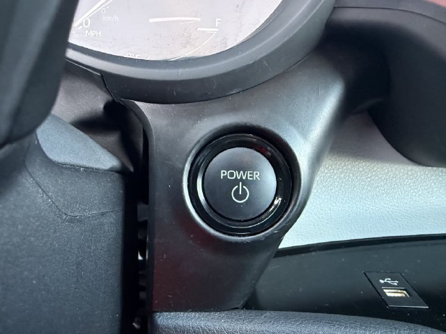 Certified 2025 Toyota Sienna XLE FWD image 24