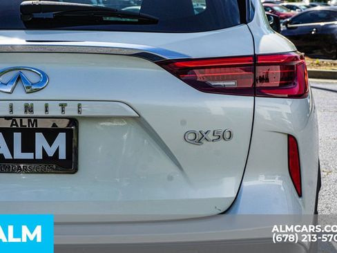 Used 2019 INFINITI QX50 Luxe w/ Navigation Package FWD image 13