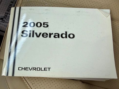 Used 2005 Chevrolet Silverado 1500 W/T image 12