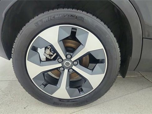 Used 2024 Volvo XC40 B5 Plus image 60